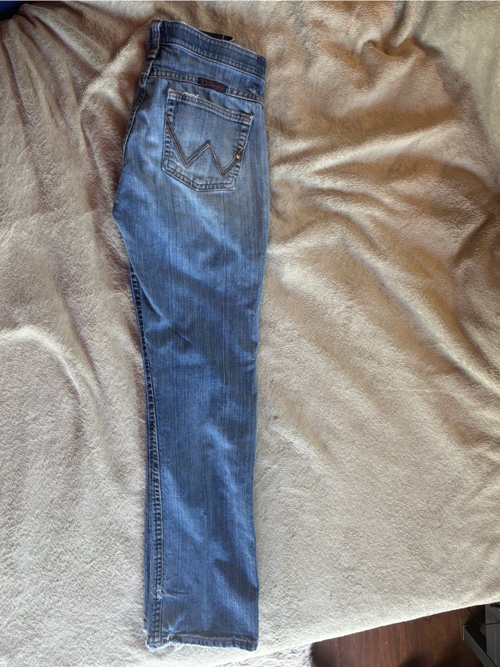 Wrangler Women’s QBaby Riding Jeans in Tuff Buck - Picture 5 of 7
